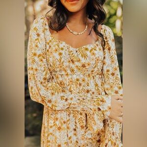 Promesa Floral Long Sleeve Dress in Cream and Gold